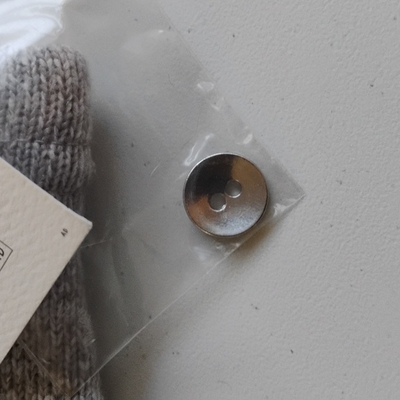 NWT WOMEN'S ZIP UP SWEATER - Picture 11 of 11